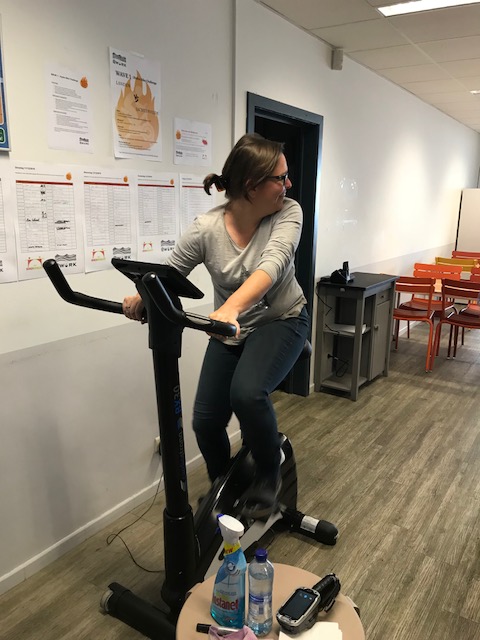 fietsende sapa medewerker