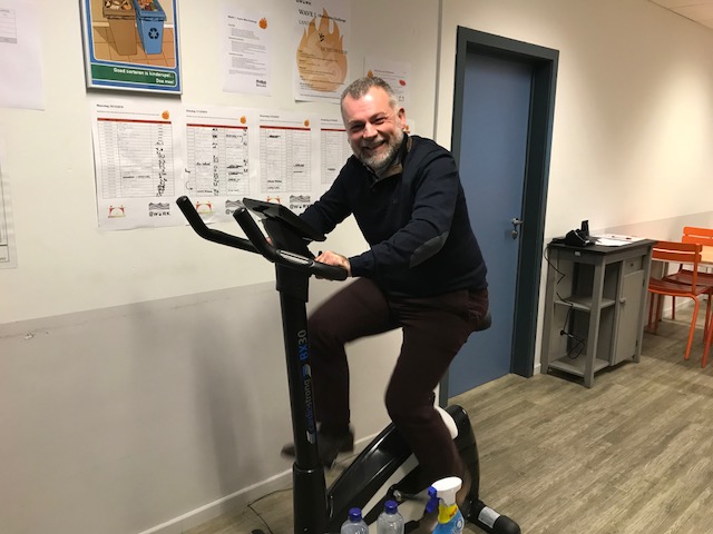 fietsende sapa medewerker